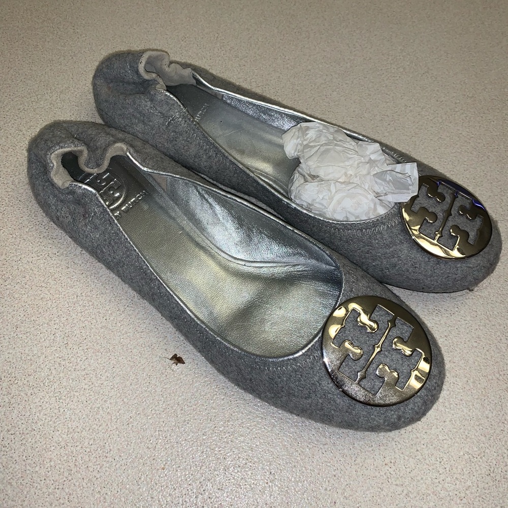 TORY BUTCH FLATS. ONLY WORN ONE DAY.